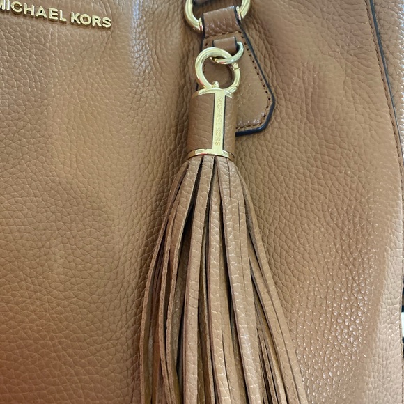 Michael Kors Tan Bedford Laptop Tote w/ Tassel - Picture 3 of 8